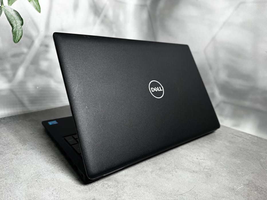 Ноутбук Dell Latitude 3520 / i5-1135G7 / 8GB / 256GB SSD / 15.6" Full HD IPS