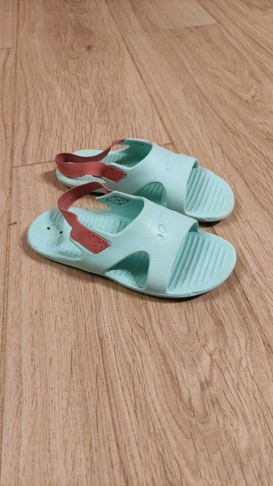 Klapki basenowe Nabaiji Decathlon r. 29-30