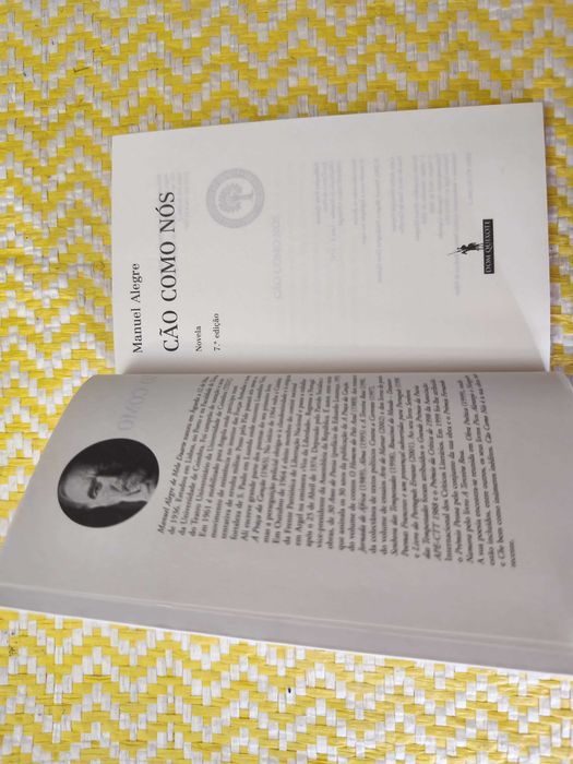 CÃO COMO NÓS
de Manuel Alegre