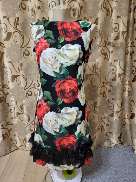 Платье нарядное 44- 46р