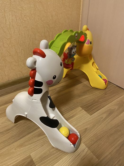 Музыкальный игровой центр Fisher-Price Растем вместе