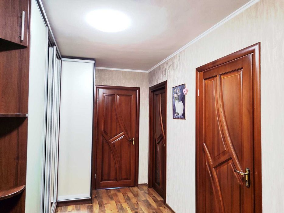 (3) Продам 3-кімнатну квартиру на Замості 0925