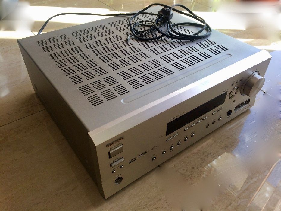 Amplificador Onkyo AV Receiver TX-SR600E
