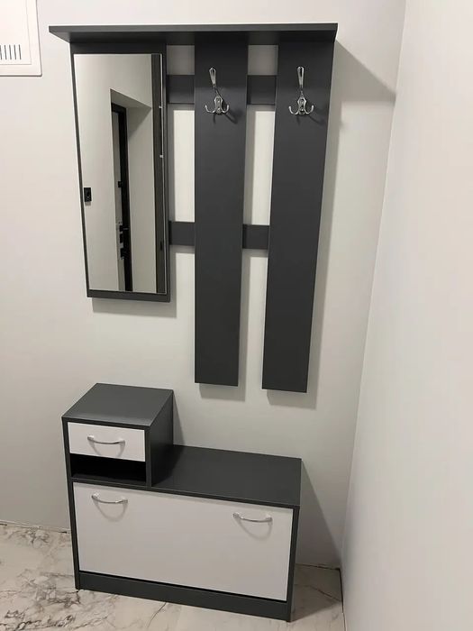 Польська прихожа в коридор, передпокій, вішалка з дзеркалом