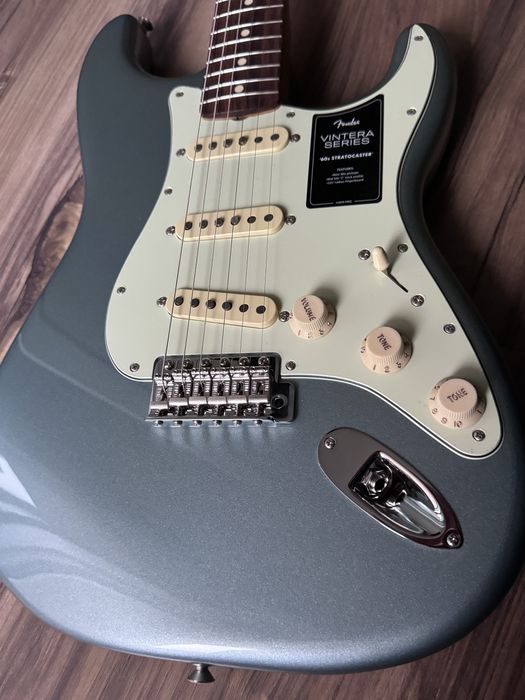 Новий Fender Vintera ’60s Stratocaster Ice Blue Metallic + чохол