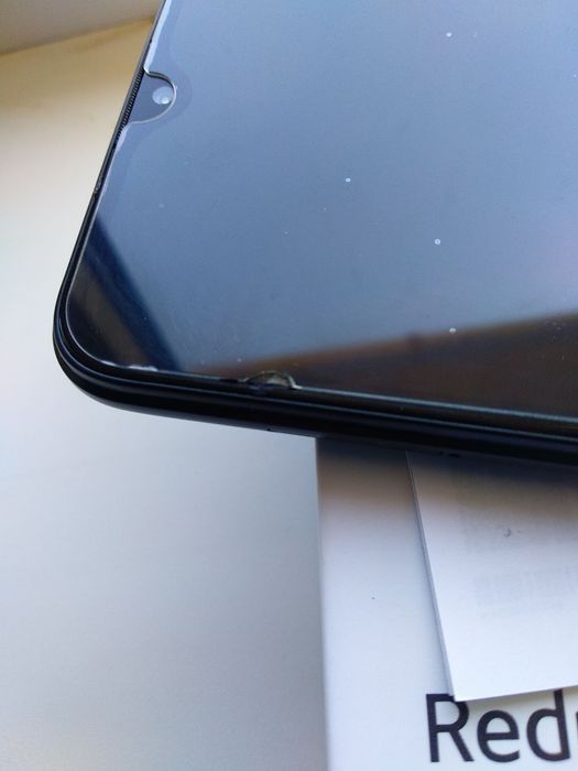 Продаётся  телефон редми8а