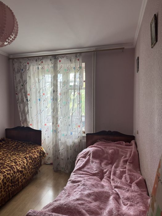 Продаж 4 кім квартири на 2 поіерсі р-н 3 школи