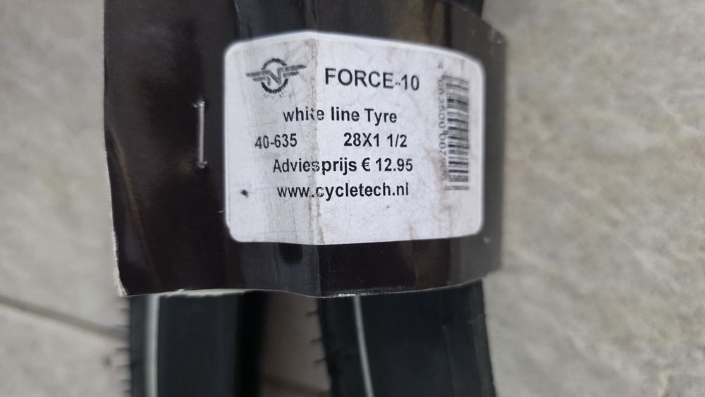 Sprzedam opony rowerowe 28×1  1/2