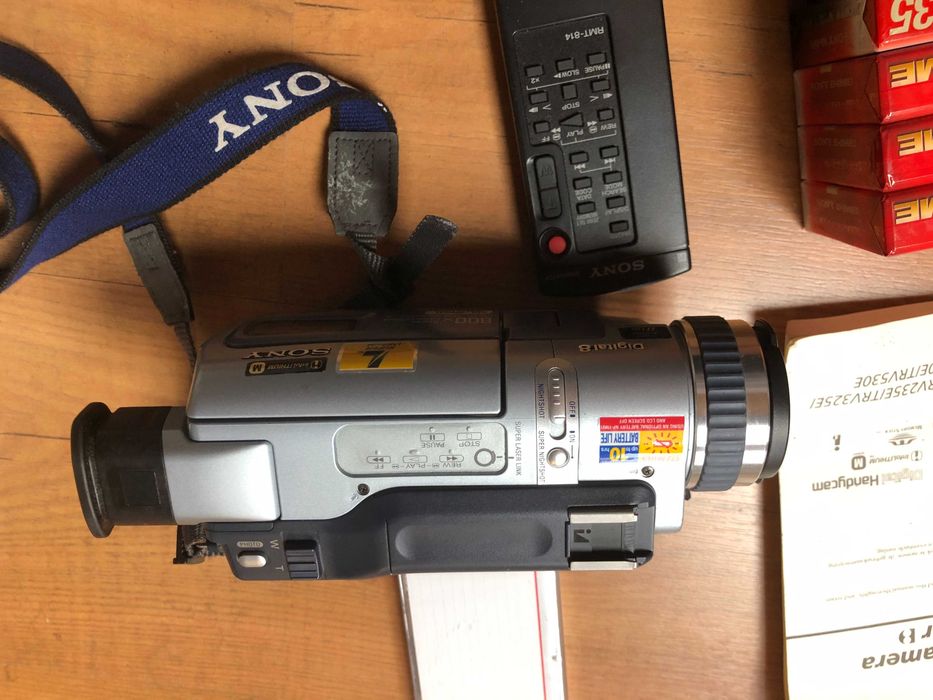 Sony Video Camera – Lightly Used + Blank Tapes64730023515650121