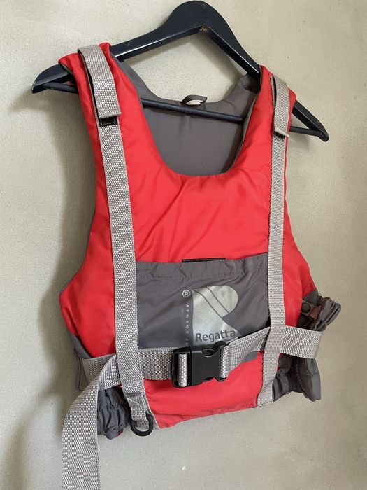 Colete de ajuda à flutuação