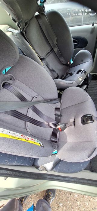 Fotelik samochodowy Lionelo Bastiaan one-i-Size 40-150 cm (0-36 kg)