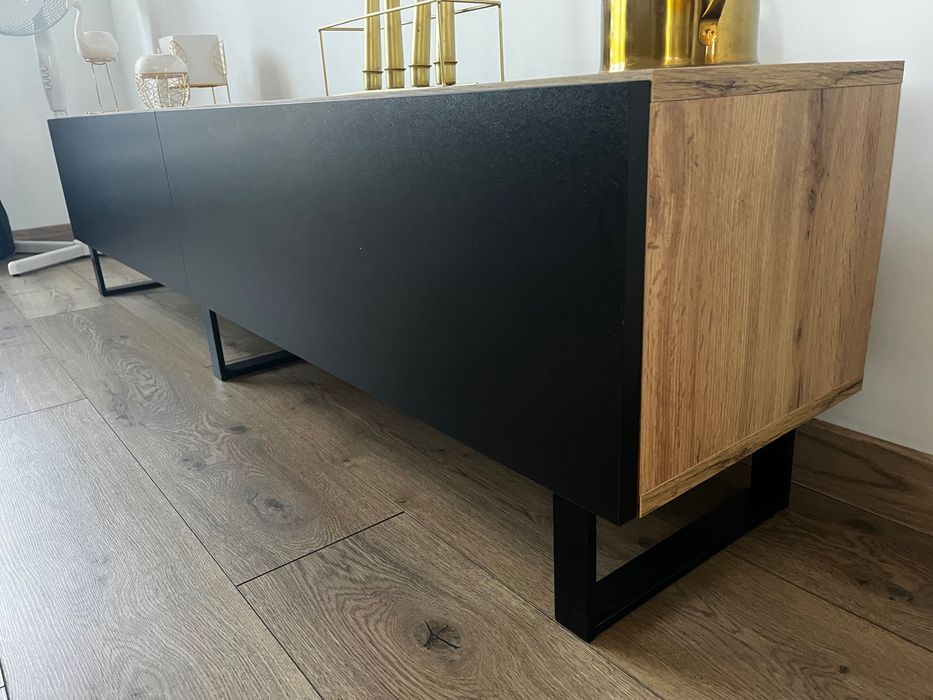 Szafka pod telewizor