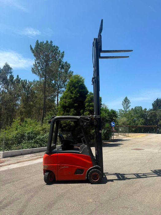 Empilhador elétrico Linde E20PH 01