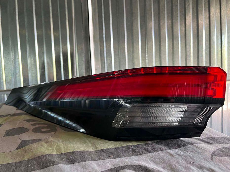 Tylna lewa lampa Toyota CHR