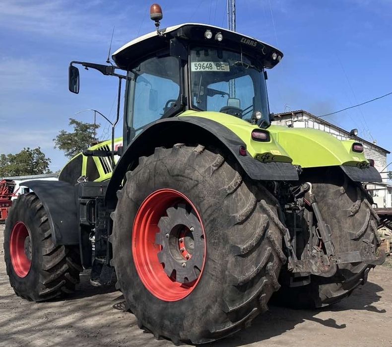 Трактор CLAAS AXION 930