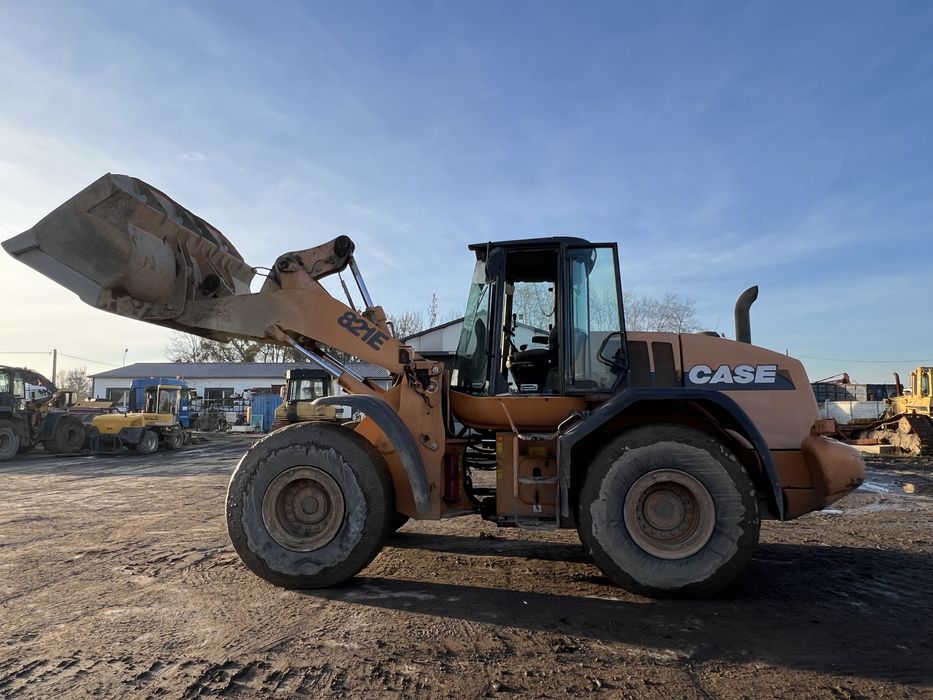 Ładowarka CASE 821E