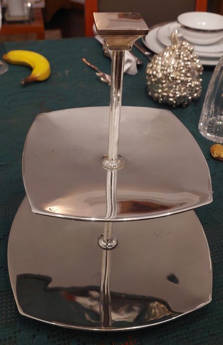 Two-Tier Vertical Cake Stand in Cone Shape64563988515329122