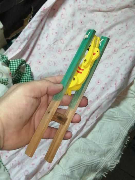 Jogo Antigo em Madeira gatinho dar cambalhotas