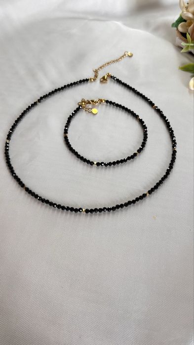 Чокер з гематиту з ланцюжками.