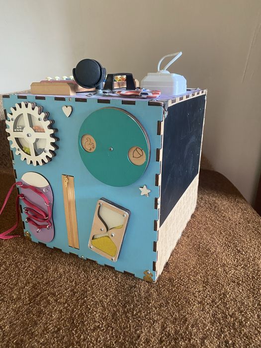 Бізі куб для розвитку