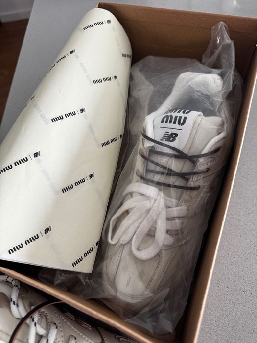 Sapatilha New Balance By Miu Miu