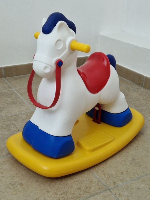 Cavalo chicco baloiço e rodas