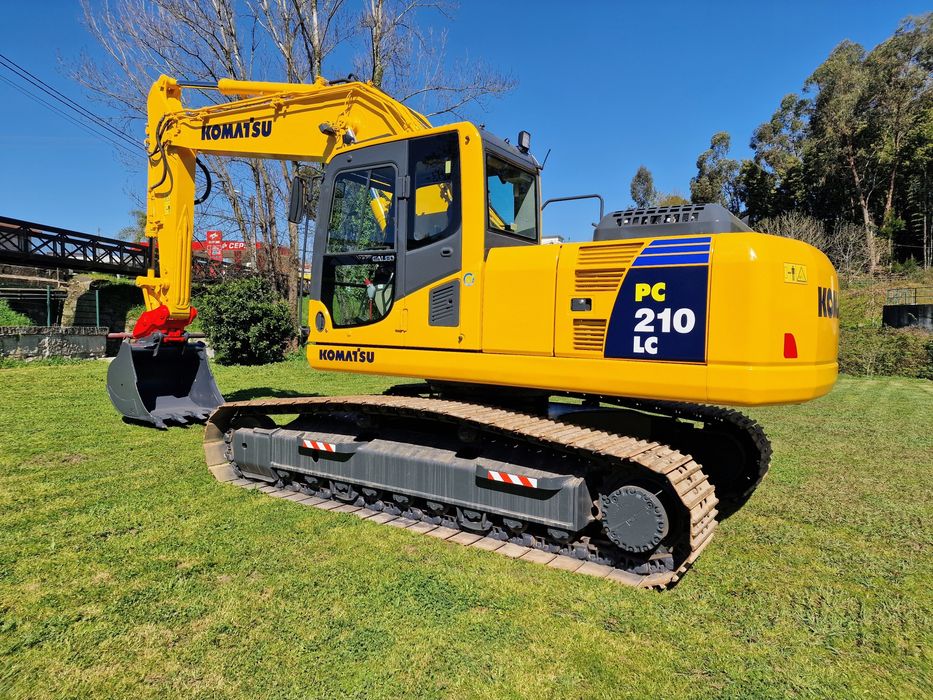 Escavadora komatsu pc 210