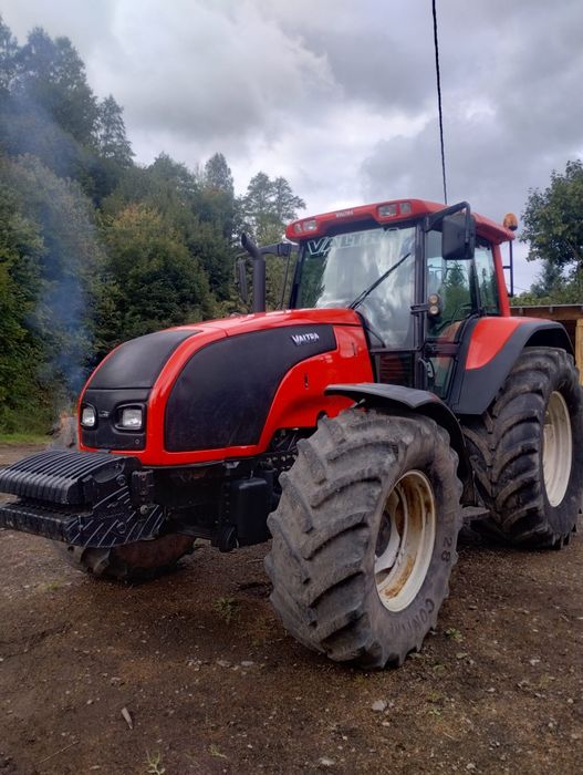 Ciągnik Valtra T170