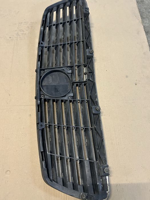 Решітка під дистронік, радар Mercedes W211 дорестайлінг, шрот