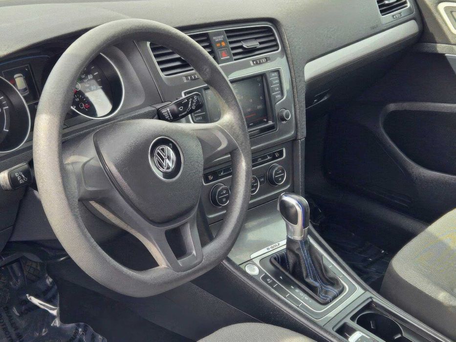 Volkswagen e-Golf SEL Premium      2016