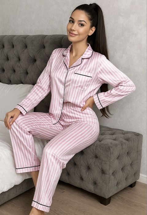 Піжами в стилі Victoria’s Secret