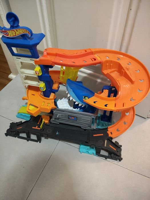Pista hotwheels em bom estado