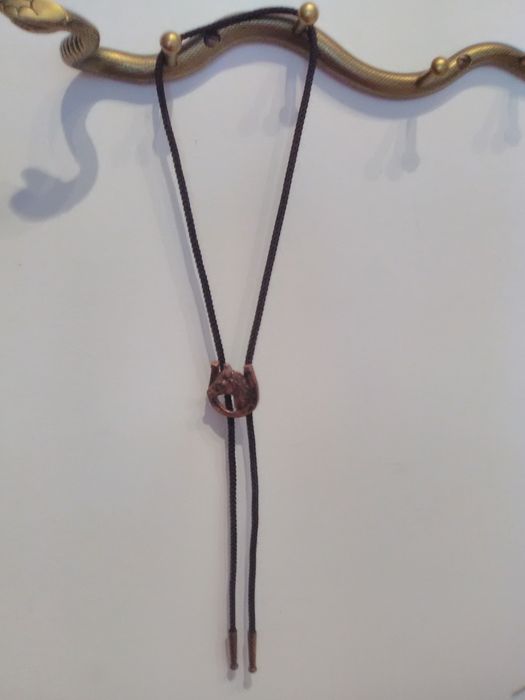 Krawat kowbojski tzw.bolo tie.