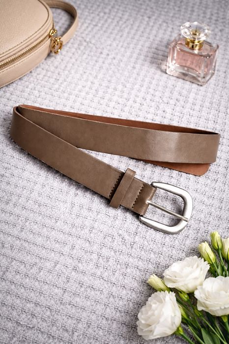 Nowy elegancki pasek – modny greige (szaro-brązowy) | klasyka