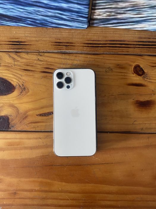 iPhone 12 pro 128Gb Dourado