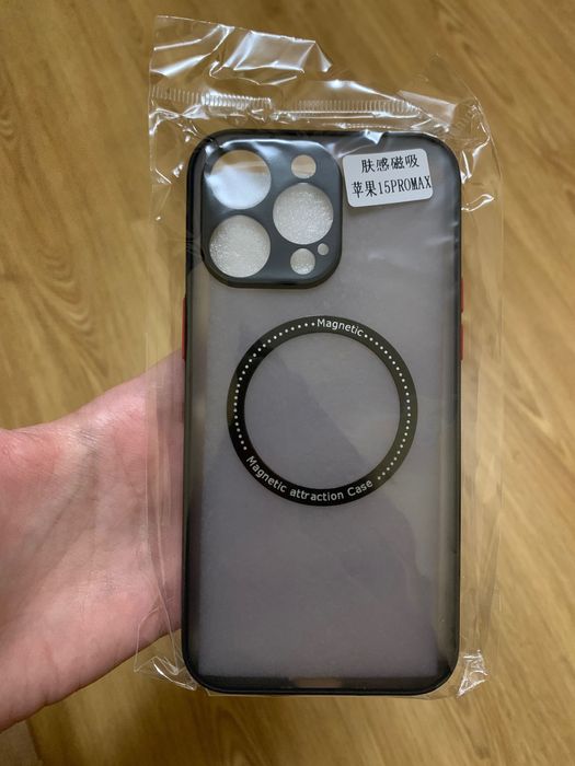 Чехол магнитный на iPhone 15 Pro Max