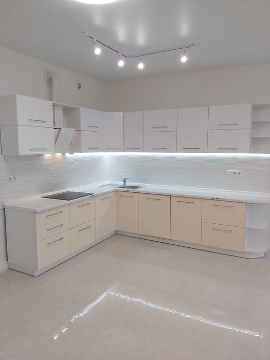 Продаж видової квартири Оболонь пл,Мінська Смарт Плаза