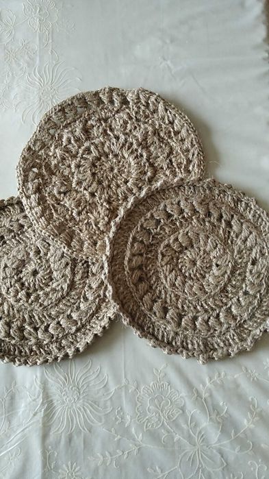 Джутовая сервировочная салфетка-подставка под гарячее