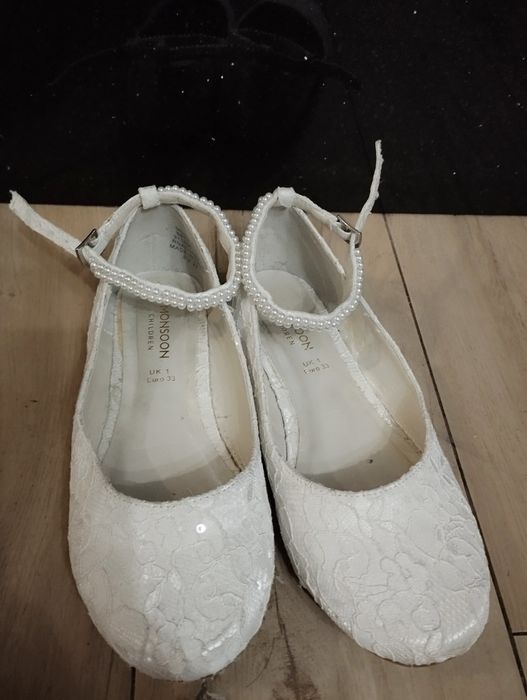 Baleriny koronkowe białe r 33 monsson perełki
