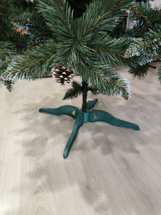 Продам ялинку штучну