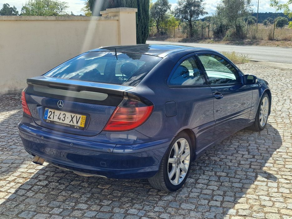 Mercedes-Benz c220 sport coupe — photo 3