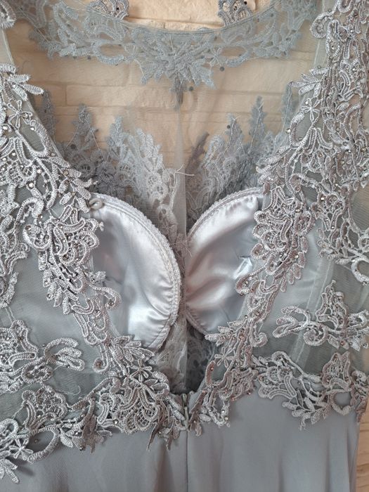 Suknia balowa studniówka z cekinami