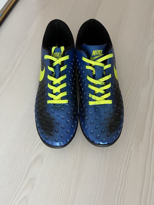 Футзалки NIKE MAGISTA 42 розмір