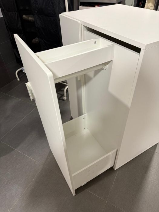 Roupeiro criança em muito bom estado