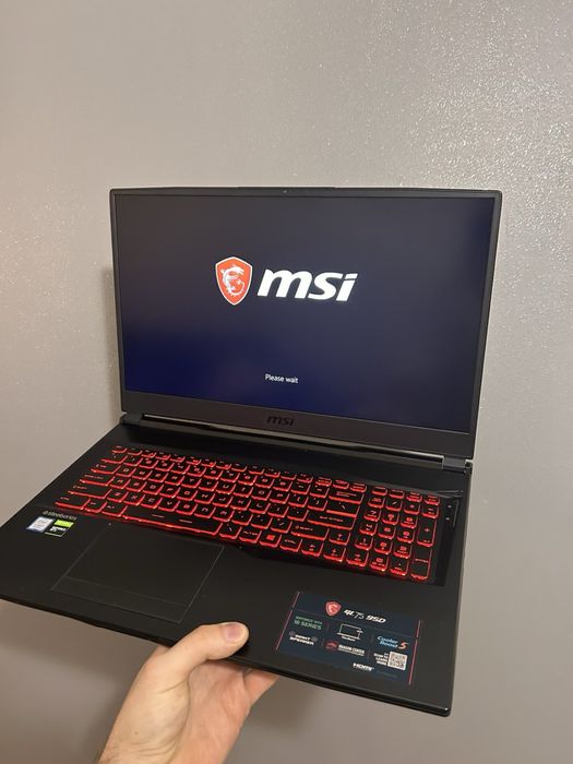 Laptop gamingowy MSI GL75 9SD