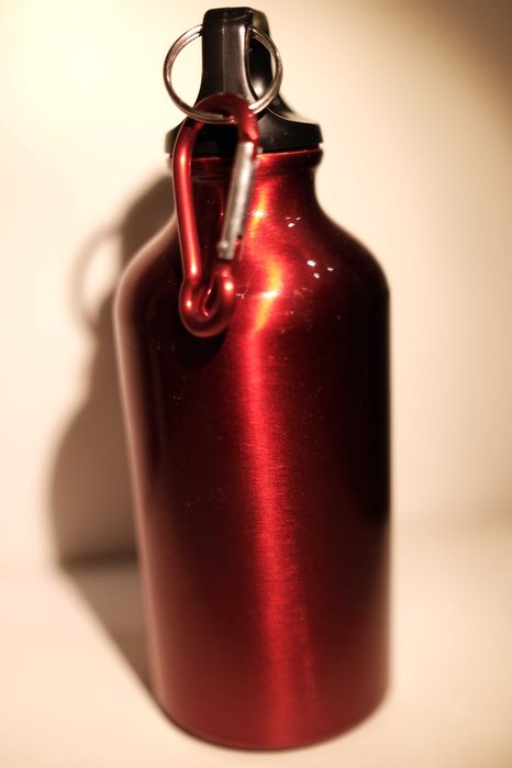 Butelka termos z karabinkiem