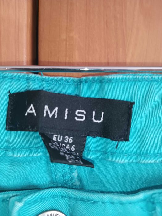 Spodnie w morskim kolorze