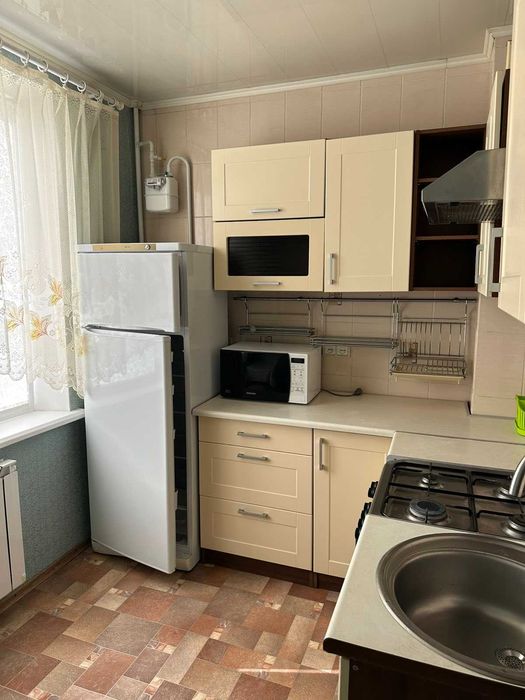 Продам 1кв 3/9 поряд Центр 42500₴