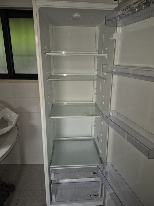 Frigorífico BEKO 402 LITROS