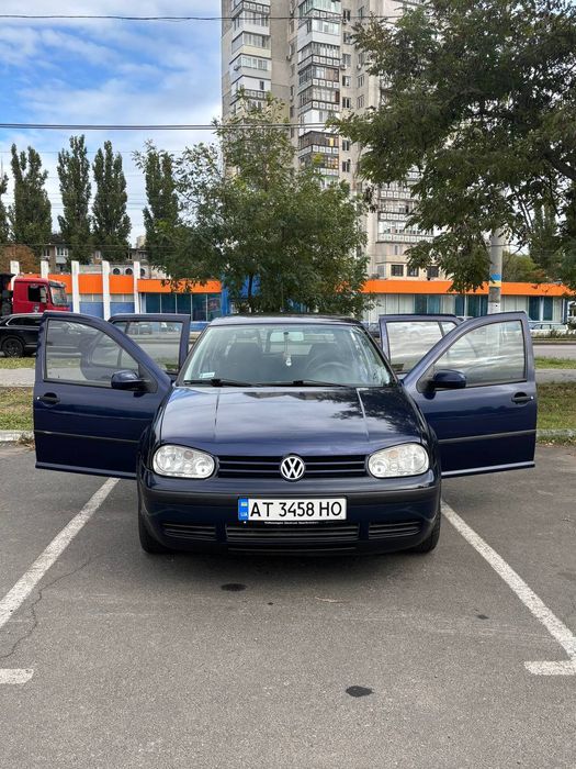 Автомобіль Volkswagen Golf 4